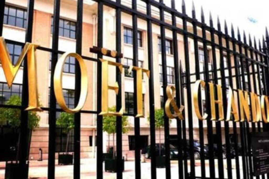 Suite Premium Le Figaro 2 Épernay Eksteriør billede