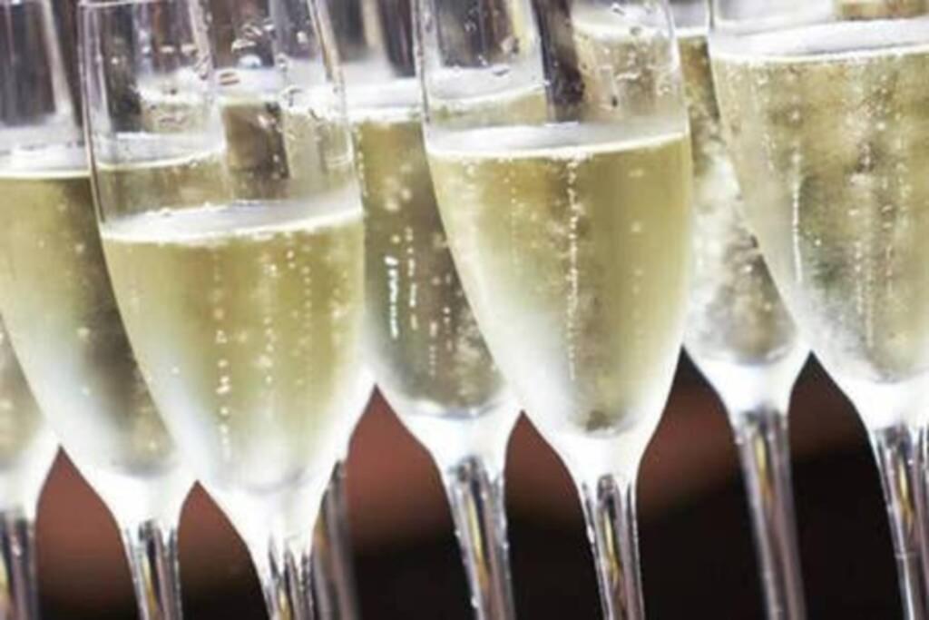 Suite Premium Le Figaro 2 Épernay Eksteriør billede